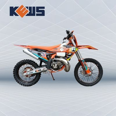 カルブレーター MT250cc Euro 4 強力なパワー CNC 逆式懸垂付き 2 ストックバイク