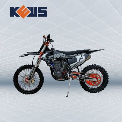 Benelliの双生児カム エンジン120KM/Hを搭載する黒い250CC EnduroのオートバイK16モデル
