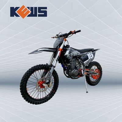 Benelliの双生児カム エンジン120KM/Hを搭載する黒い250CC EnduroのオートバイK16モデル
