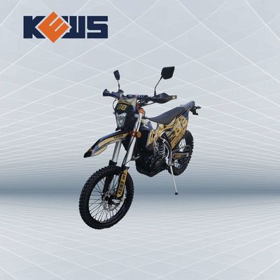 金のステッカー300CCのユーロの黒いオートバイ道の土のバイクの4台のオートバイNC300S