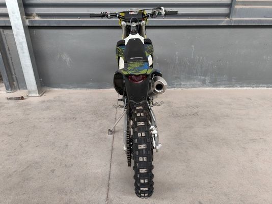 KEWS 176fmn YB300H 4ストローク エンドゥロ K23 とのオフロードパフォーマンス
