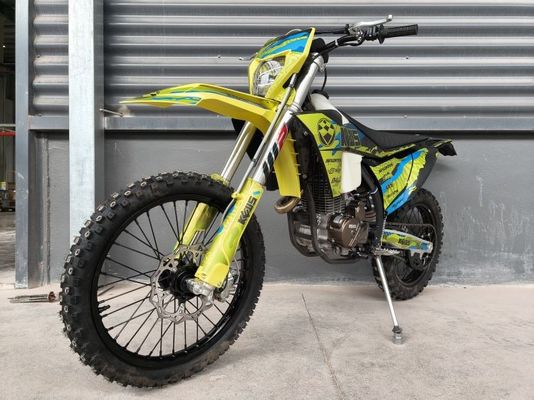 KEWS 176fmn YB300H 4ストローク エンドゥロ K23 とのオフロードパフォーマンス