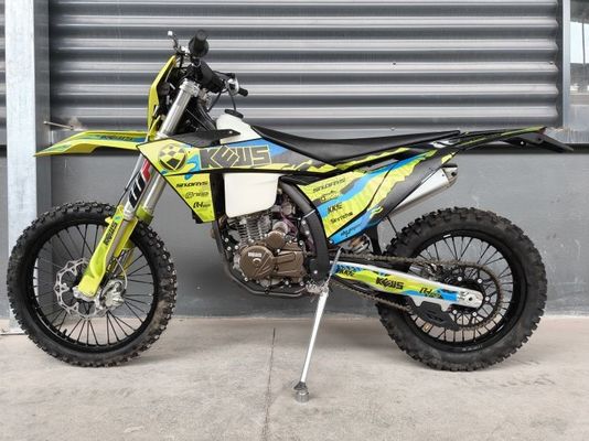 KEWS 176fmn YB300H 4ストローク エンドゥロ K23 とのオフロードパフォーマンス