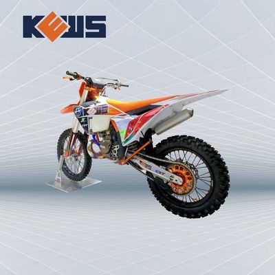 250cc KEWS 水冷 2ストロックバイク 乗っている 強力なパワーを持つ CNC ステアリングストーム