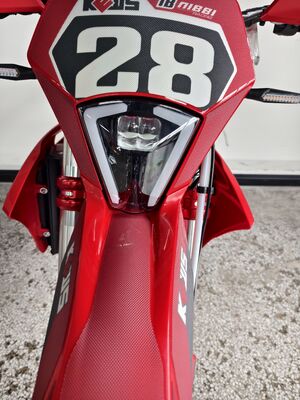 KEWS k28 R版 4 ストローク エンドゥロバイク 液体冷却 4 ストローク エンジン 300mm 離陸率と 2 つの大直径ディスク